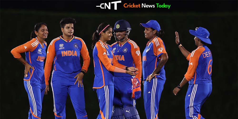 Indian Women Cricket Team in Ground